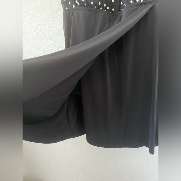 Swim skirt/skort/dress size 18, black with white polkadots. - Picture 6 of 9
